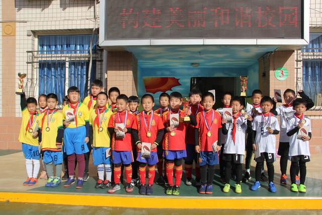 纳兹·里德的魅力：未出赛已赢得新队友信任